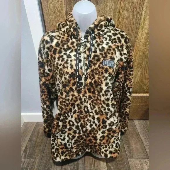 PINK Victoria's Secret Tops - Victoria’s Secret PINK Cheetah Leopard Sherpa Hoodie Jacket Half Zip Up Small